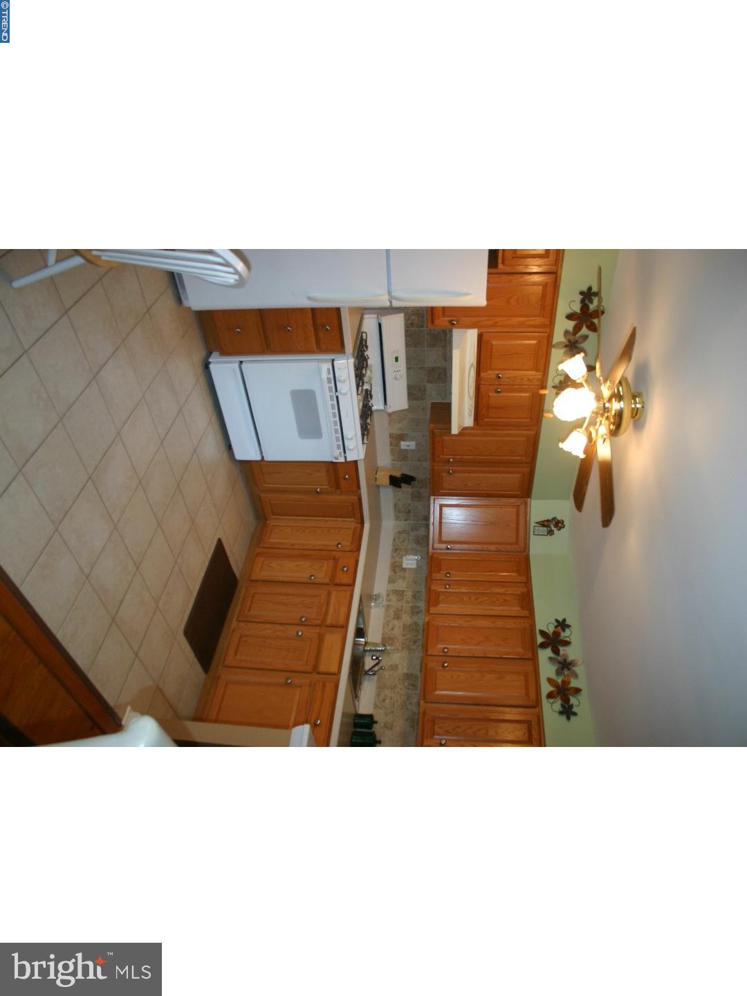 12423 Dunks Ferry Road Philadelphia, PA 19154 - Photo 4 of 25 Kitchen