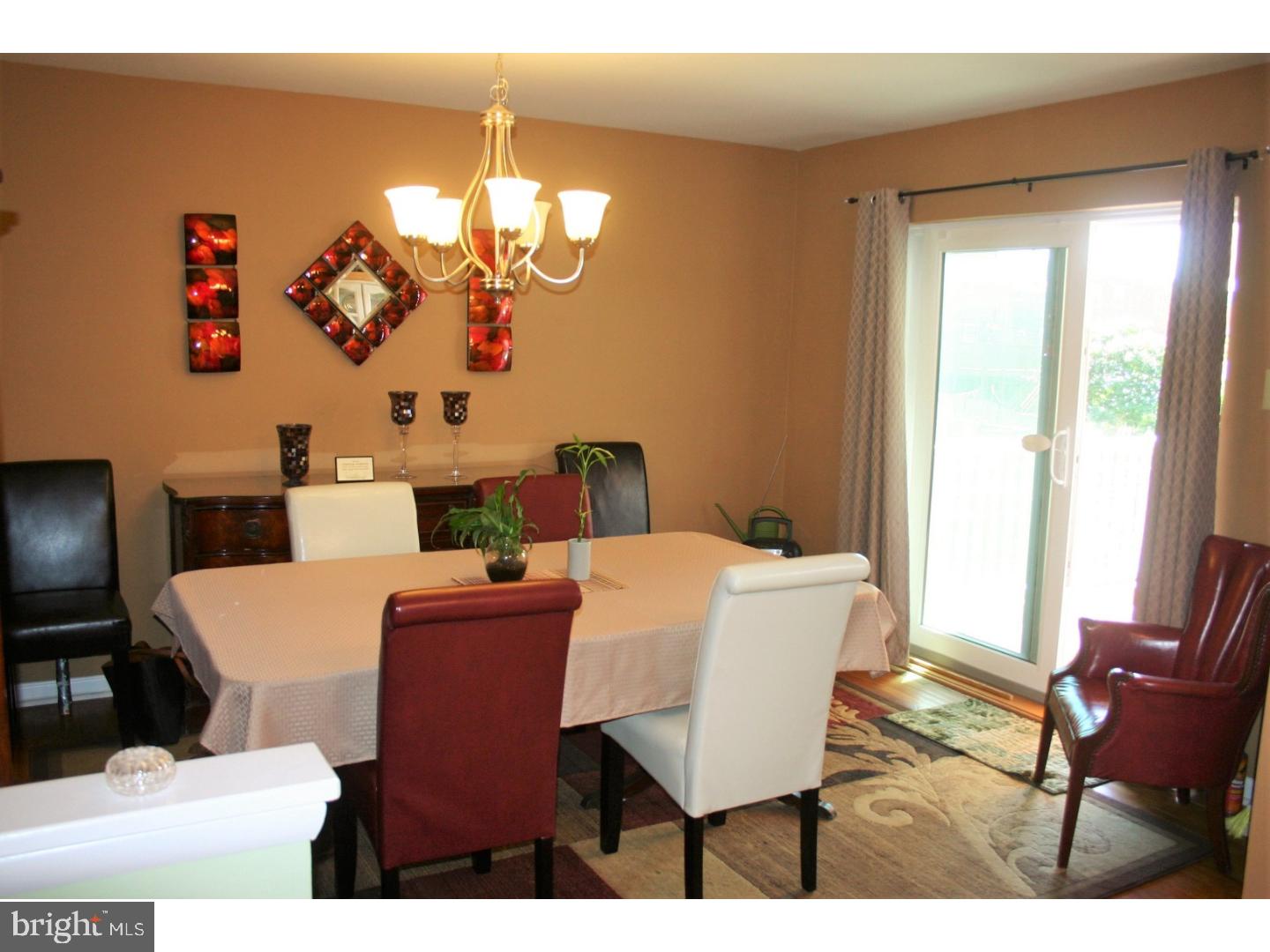 12423 Dunks Ferry Road Philadelphia, PA 19154 - Photo 6 of 25 Dining Room
