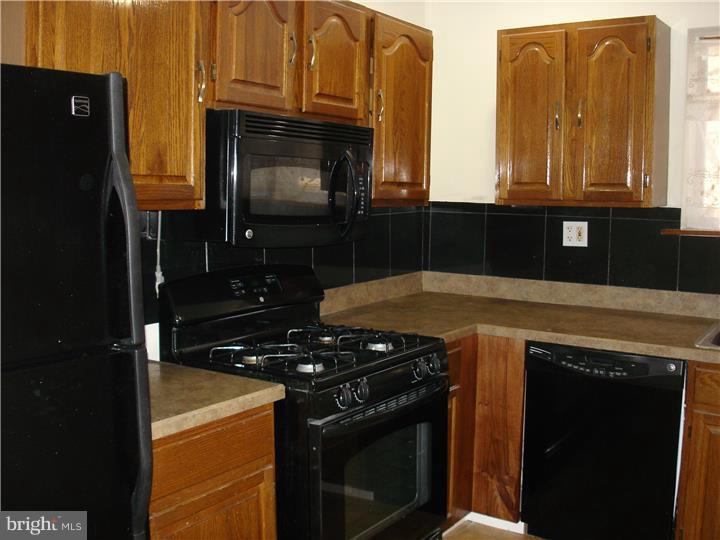 7421 Beverly Road Philadelphia, PA 19138 - Photo 4 of 17 Kitchen