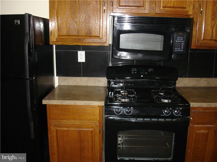 7421 Beverly Road Philadelphia, PA 19138 - Photo 6 of 17 Kitchen