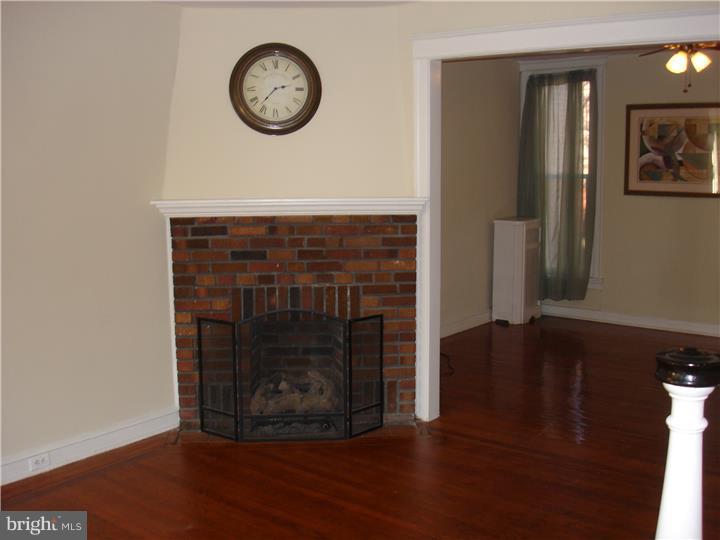 7421 Beverly Road Philadelphia, PA 19138 - Photo 9 of 17 Living Room