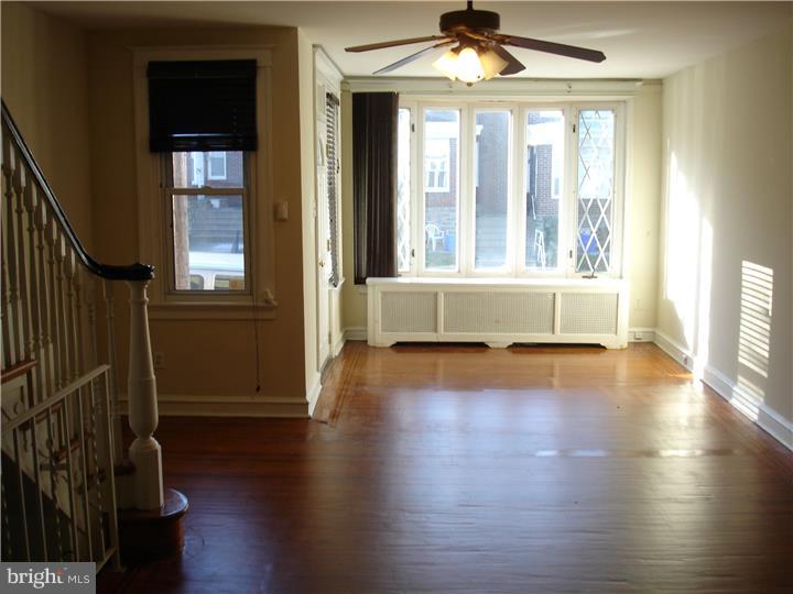 7421 Beverly Road Philadelphia, PA 19138 - Photo 10 of 17 Living Room