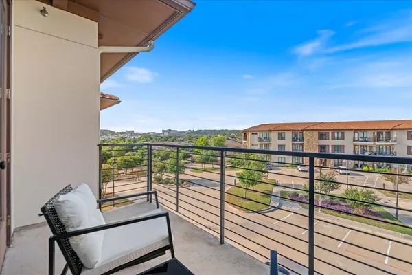 $309,500 | 102 Bella Toscana Avenue, Unit 1304, Lakeway, TX 78734