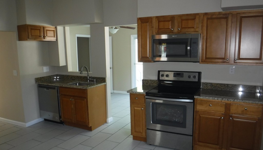81 Dwight Road Springfield, MA 01108 - Photo 4 of 10 Gallery Image 4