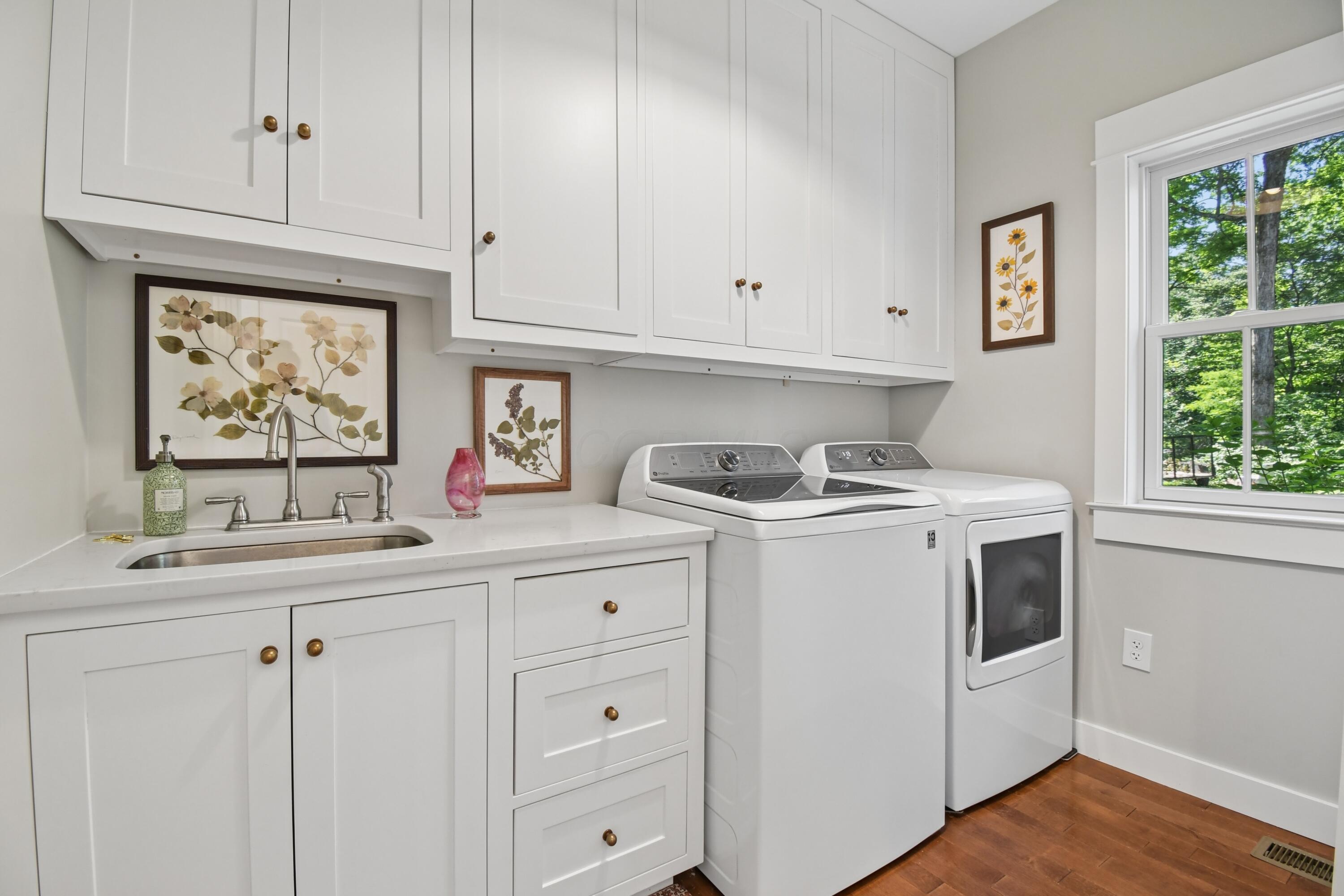 10603 Lithopolis Road Northwest Canal Winchester, OH 43110 - Photo 17 of 45 Laundry Room