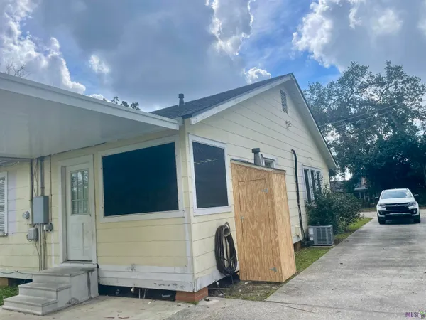 $1,400 | 327 Morningside Drive, Houma, LA 70360