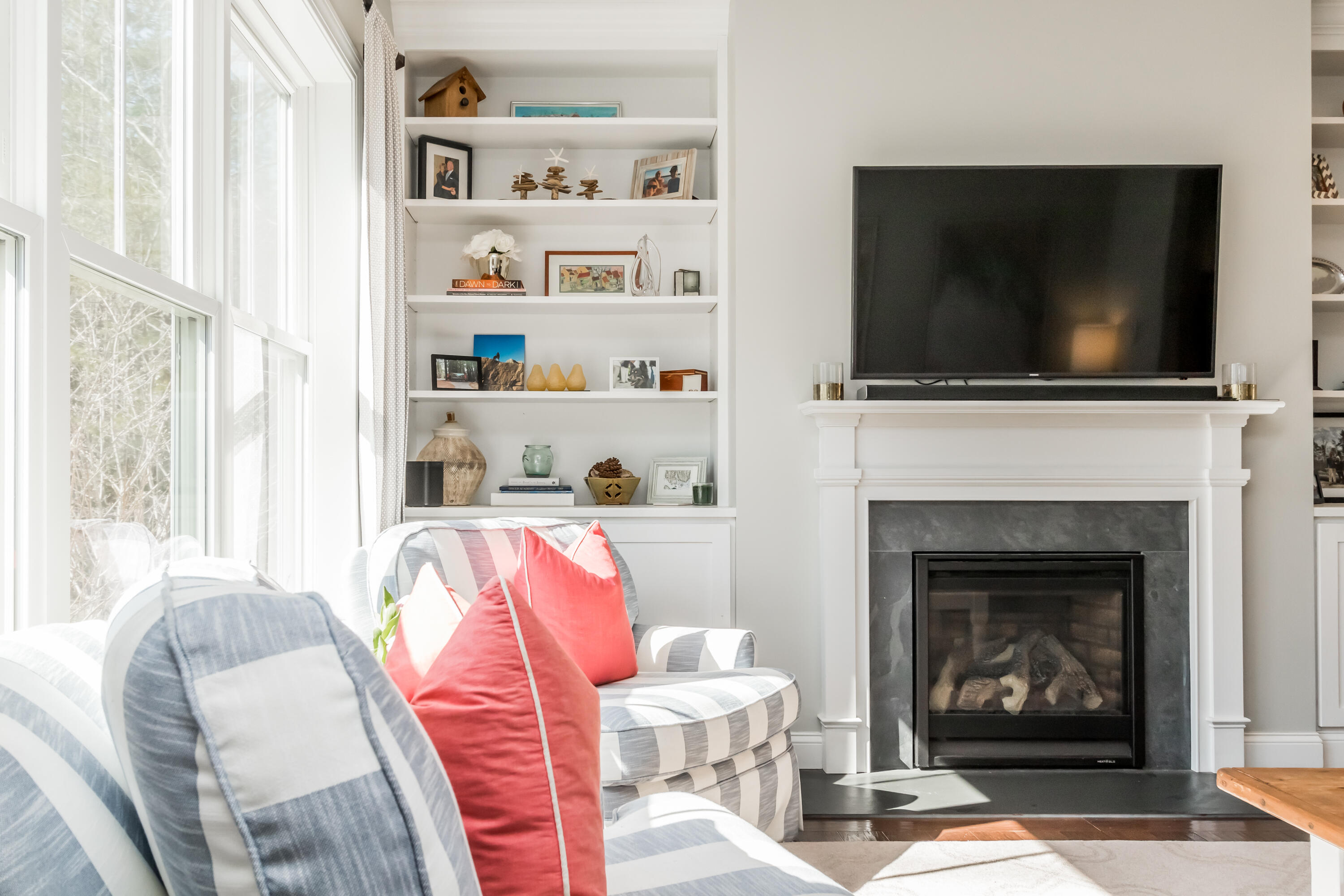 30 South Ridge Road Falmouth, ME 04105 - Photo 11 of 58 Living Room