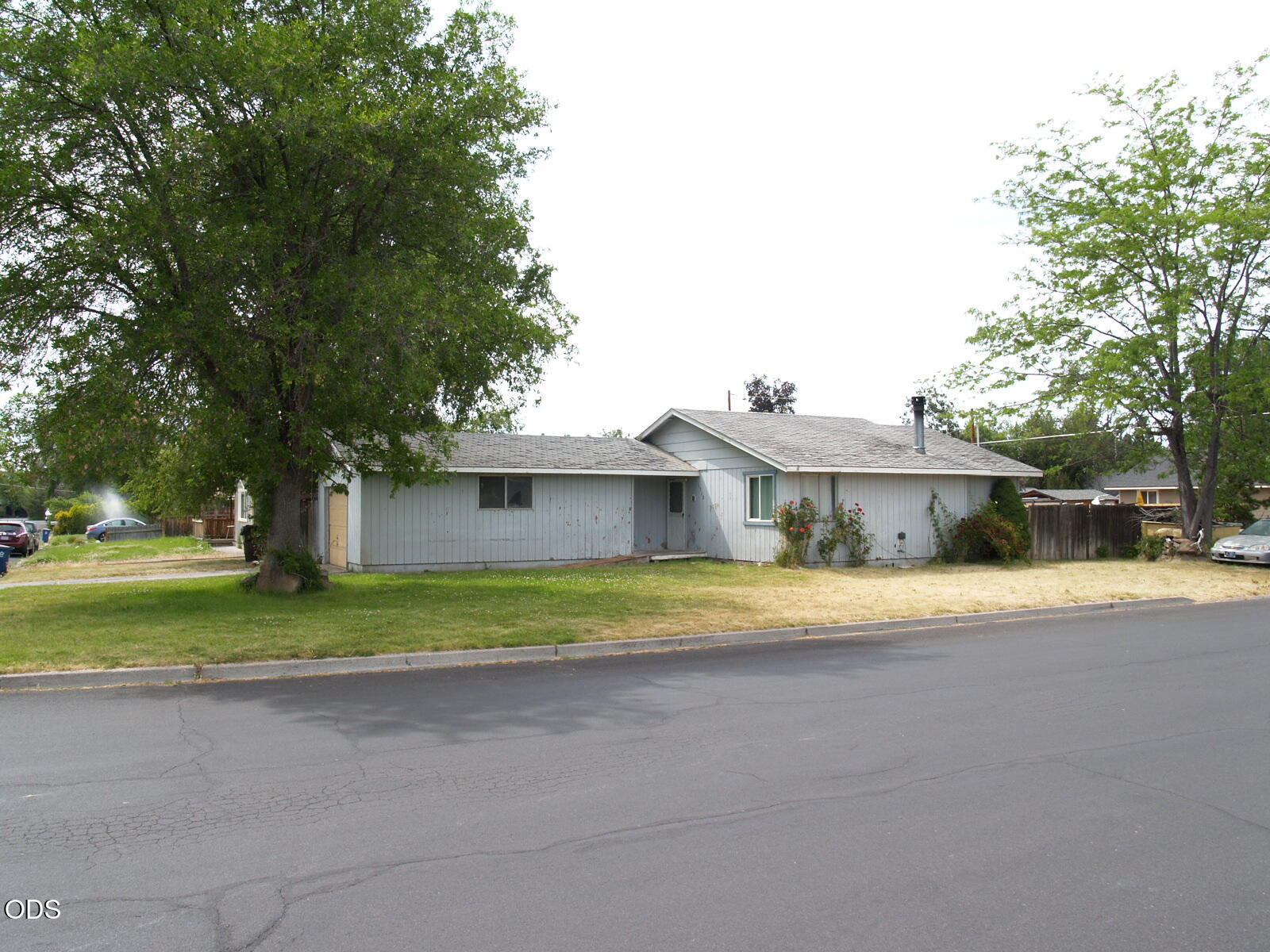 1713 Southwest Lava Avenue Redmond, OR 97756 - Photo 2 of 12