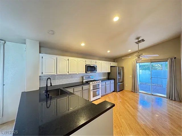 $2,000 | 3624 Shanagolden Street, Las Vegas, NV 89129