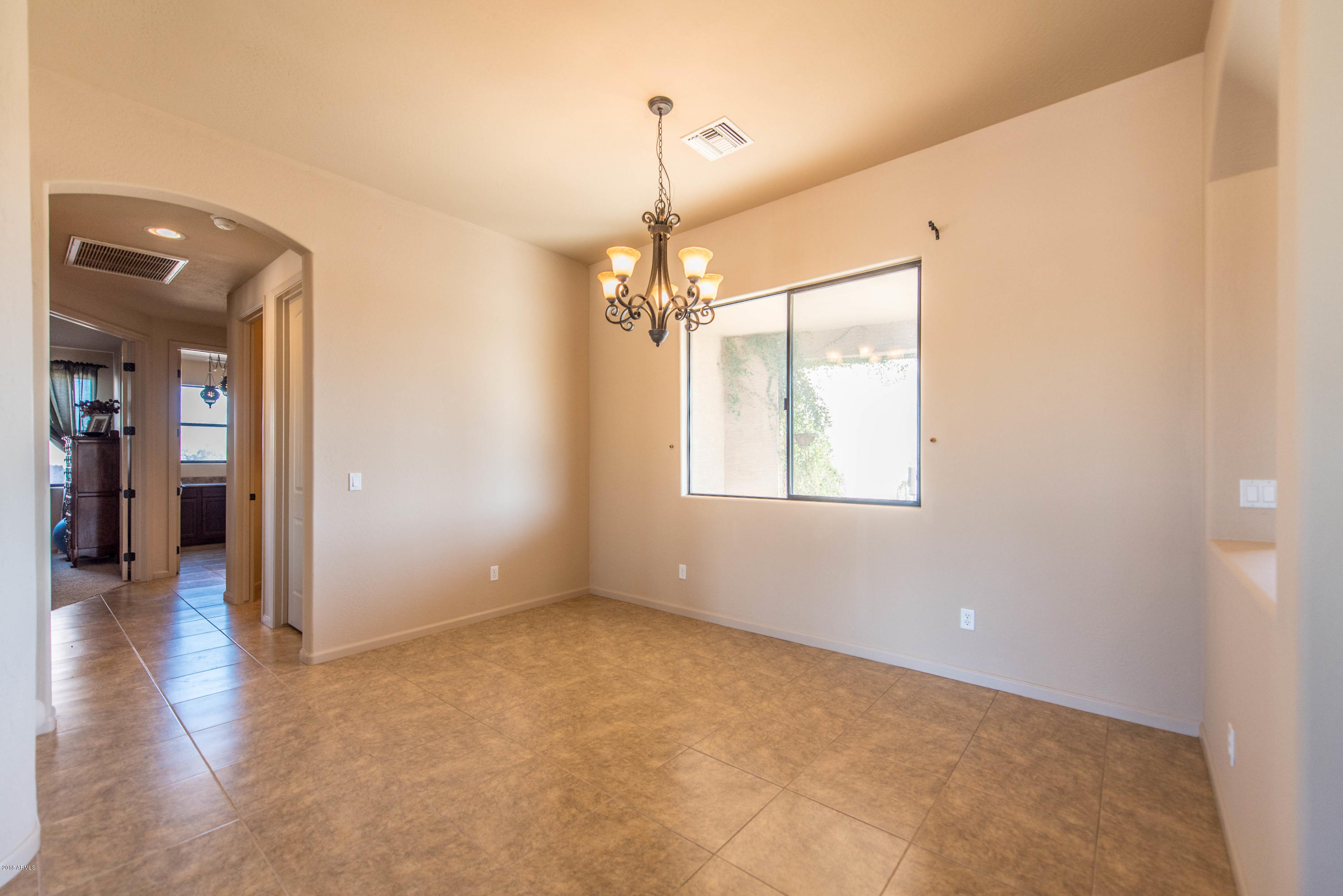 1614 North Bronco Road Maricopa, AZ 85139 - Photo 4 of 47 DSC_4821