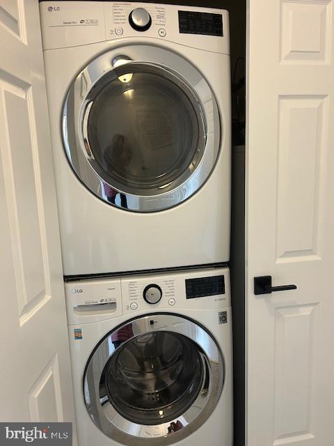 104 Kendrick Place, Unit 18 Gaithersburg, MD 20878 - Photo 18 of 18 a utility room with dryer and washer