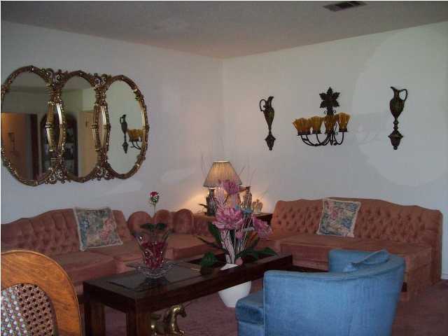 235 Deluna Road Southwest Fort Walton Beach, FL 32548 - Photo 3 of 24 a living room with furniture