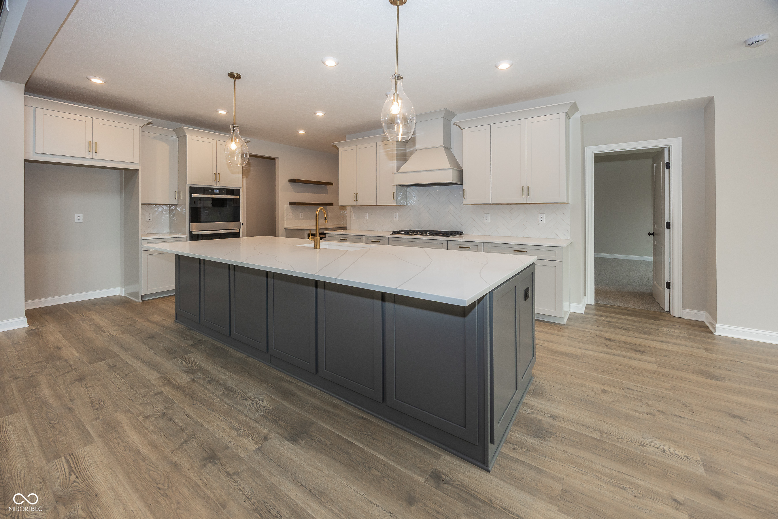 12592 Lowery Way Fishers, IN 46037 - Photo 4 of 38