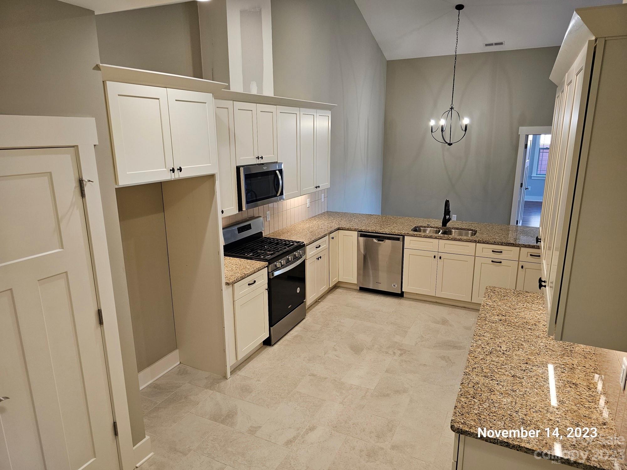18 Brookstone Place, Unit R2 Candler, NC 28715 - Photo 9 of 23 Gallery Image 9