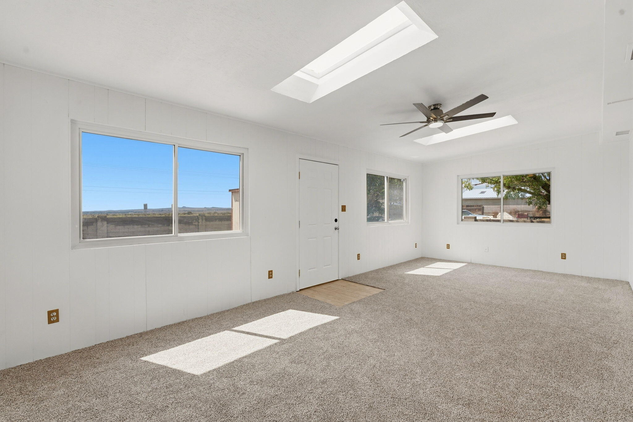 295 Quixote Drive Southeast Rio Rancho, NM 87124 - Photo 14 of 32 Gallery Image 14