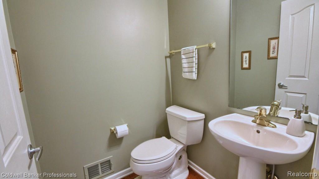 1992 Trinity Road Canton, MI 48187 - Photo 11 of 34 Half_Bath.jpg