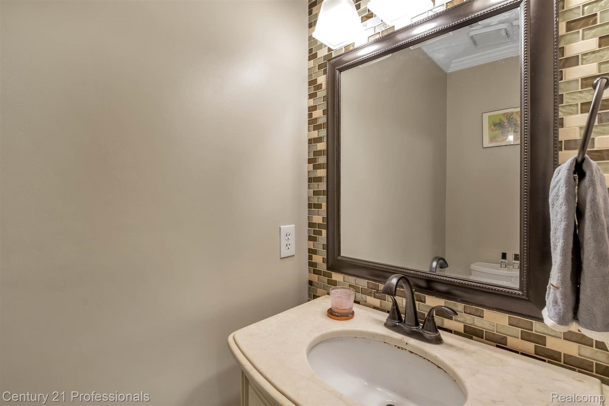 462 Whitney Drive Rochester, MI 48307 - Photo 8 of 49 10-462 Whitney Dr-WindowStill-Real-.jpg