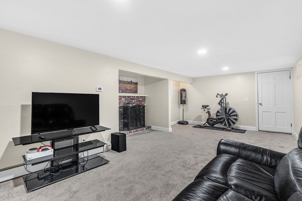 23 Cherokee Road Acton, MA 01720 - Photo 22 of 24 Gallery Image 22