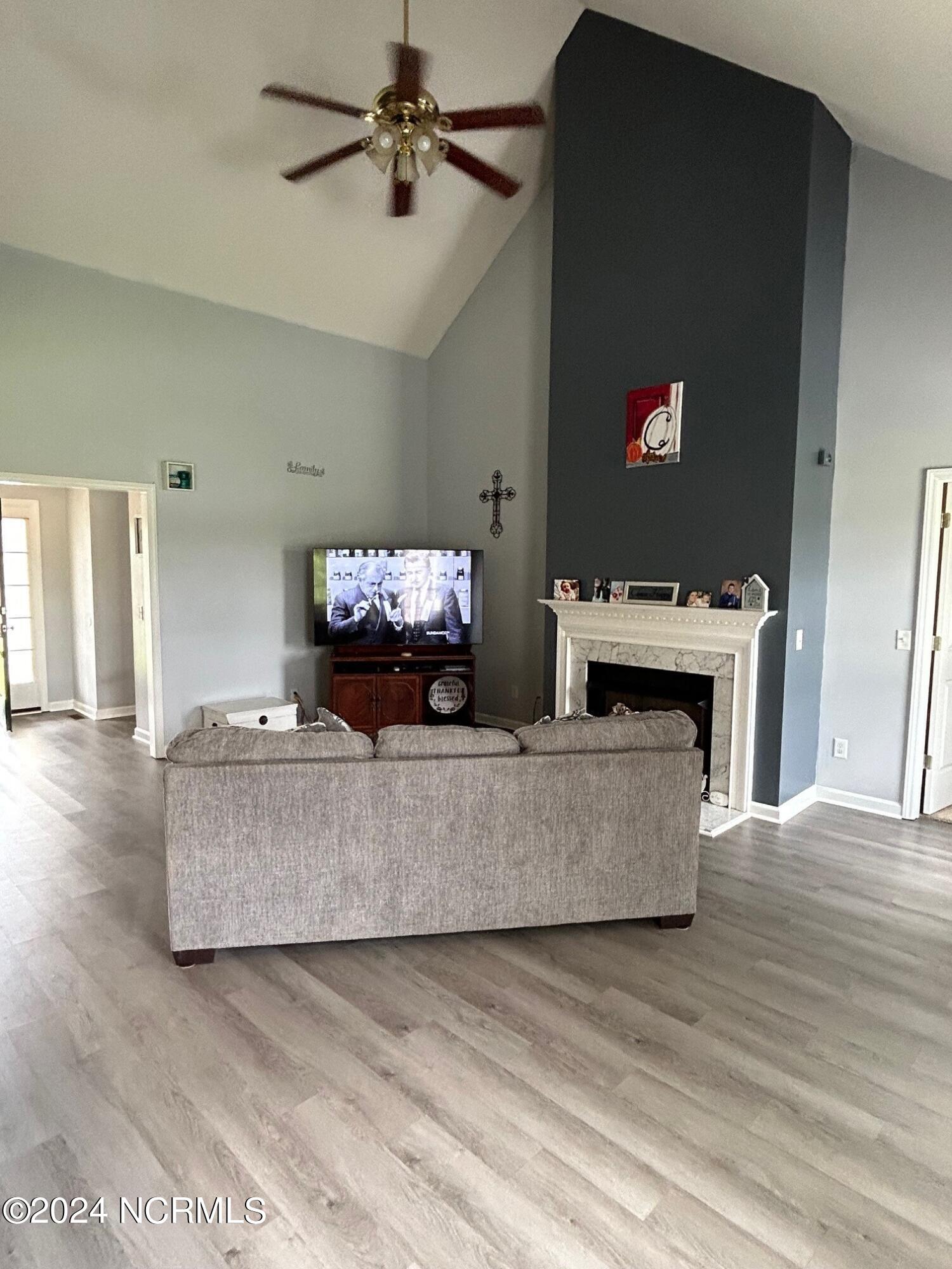 125 Collin Drive Roxboro, NC 27574 - Photo 9 of 28 Living room