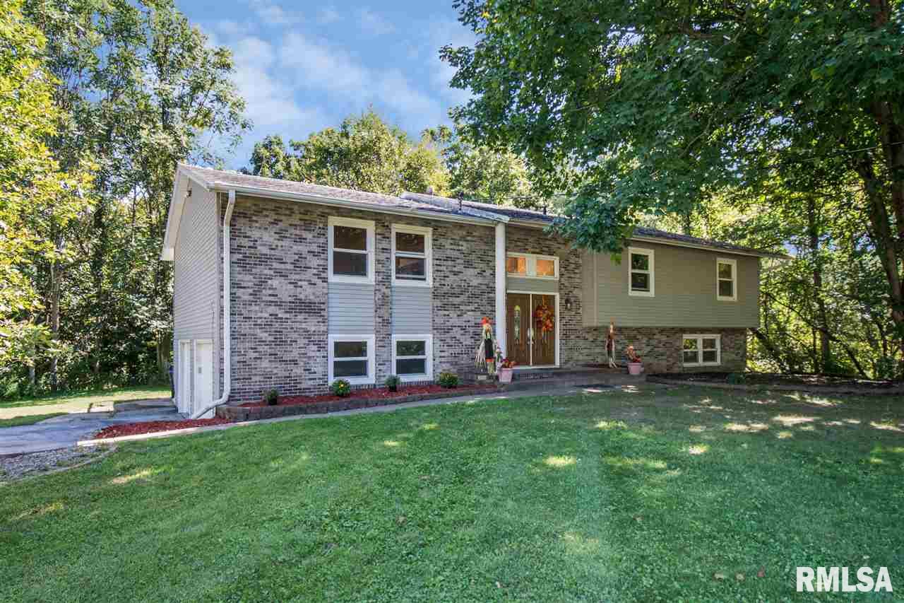 8201 Ridgewood Road Rock Island, IL 61201 - Photo 1 of 20 Gallery Image 1