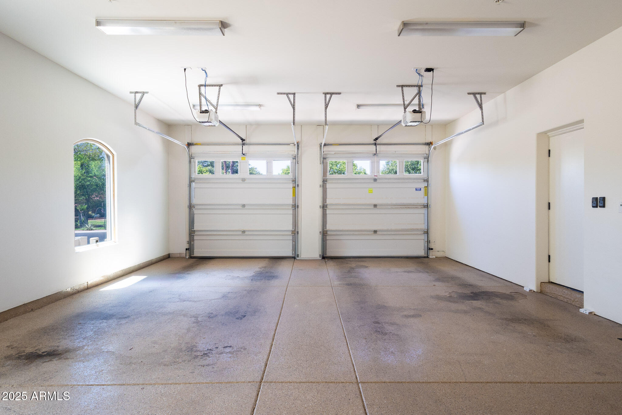 229 West Vista Avenue Phoenix, AZ 85021 - Photo 87 of 113 a view of a kitchen with cabinet and window