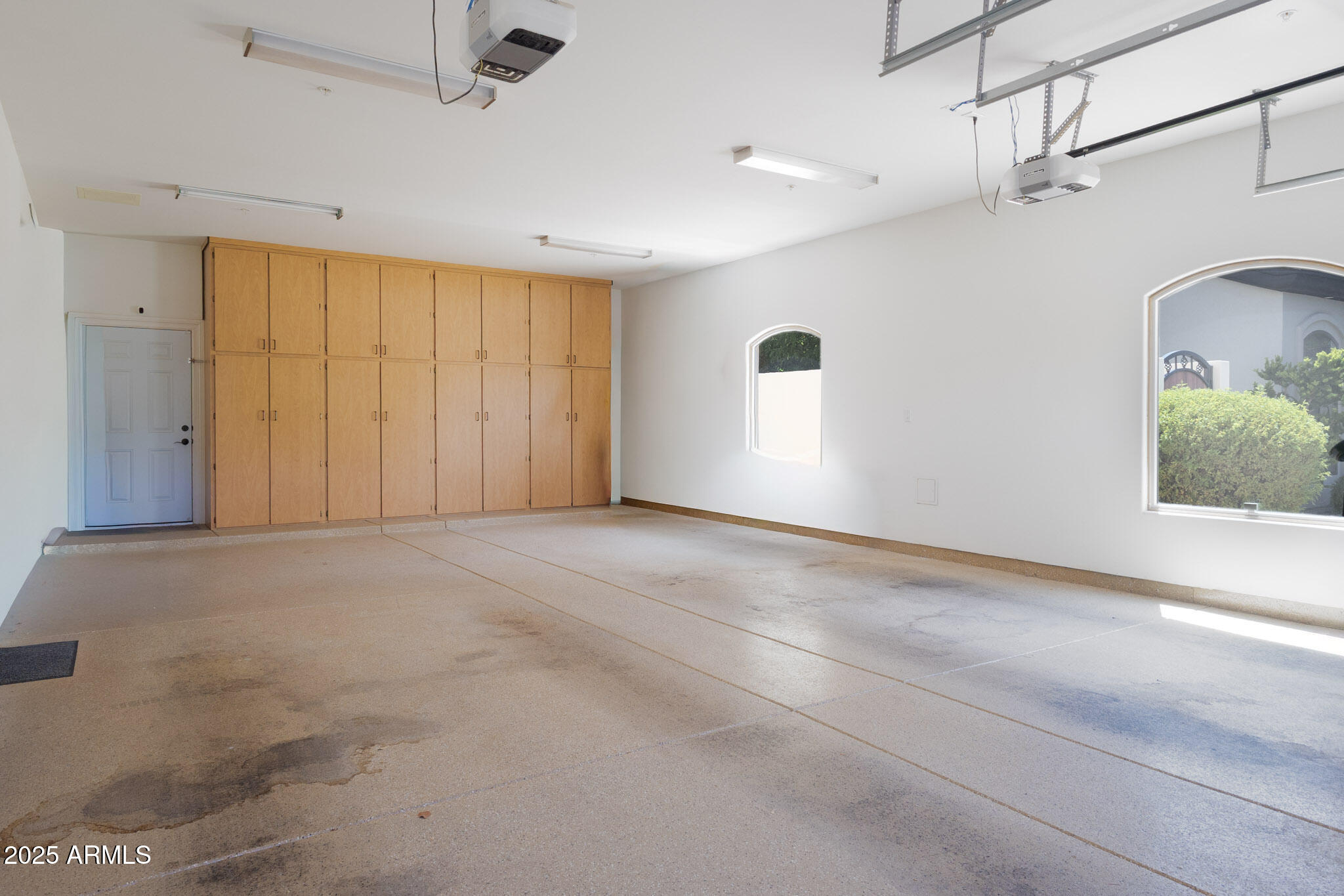 229 West Vista Avenue Phoenix, AZ 85021 - Photo 88 of 113 a view of an empty room with a window
