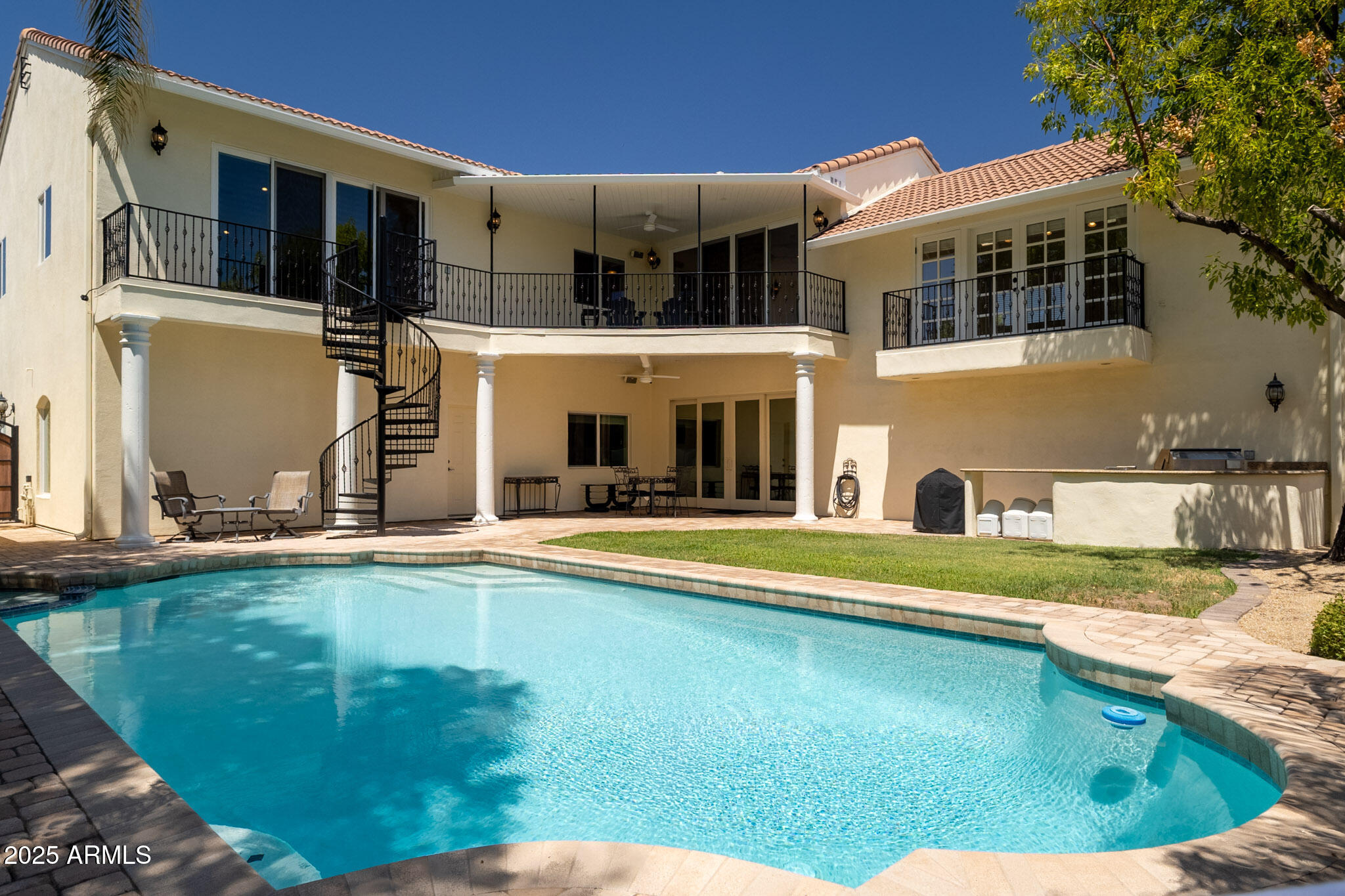 229 West Vista Avenue Phoenix, AZ 85021 - Photo 89 of 113 a view of a house with a swimming pool