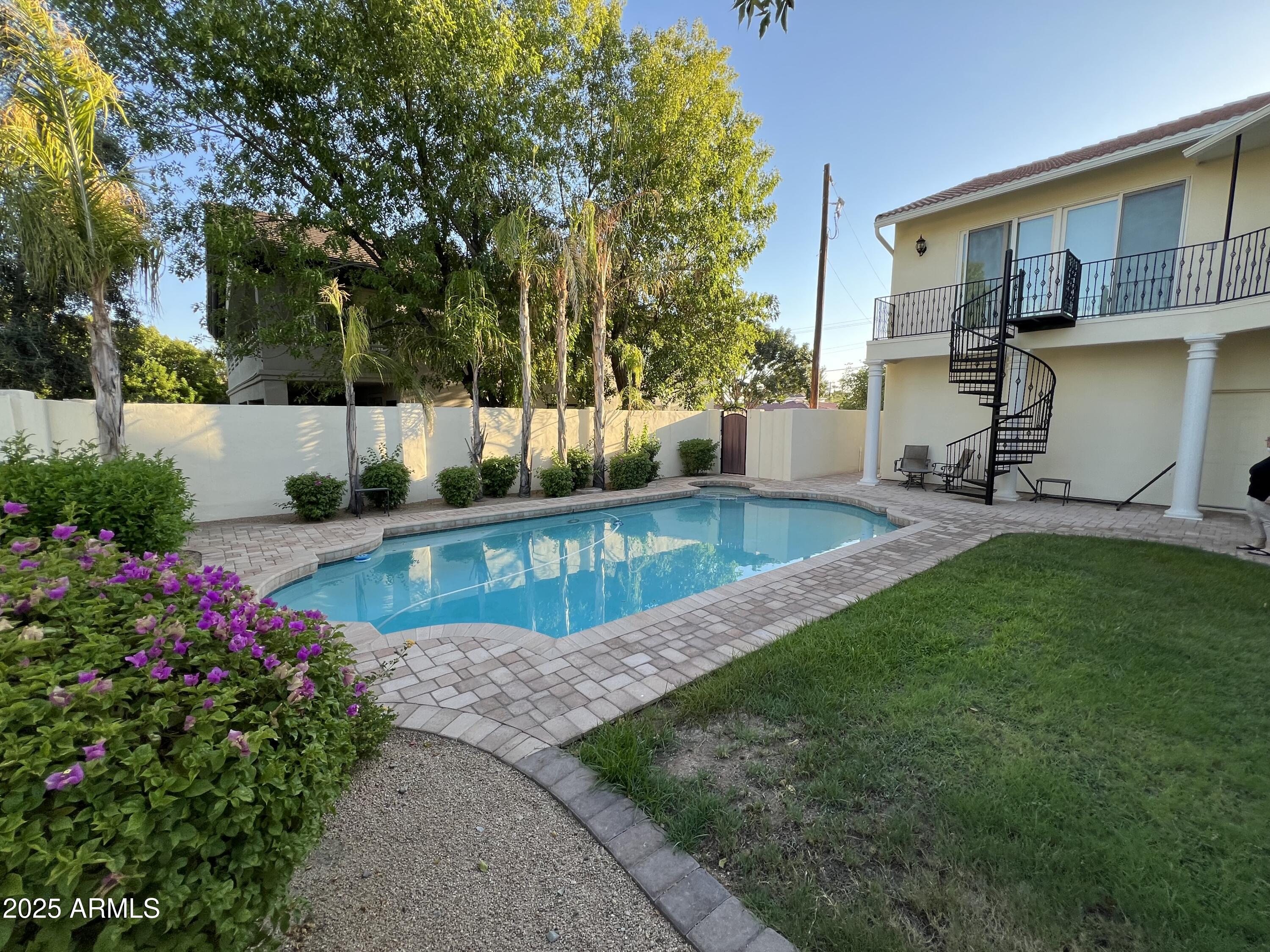 229 West Vista Avenue Phoenix, AZ 85021 - Photo 95 of 113 a view of a house with a yard