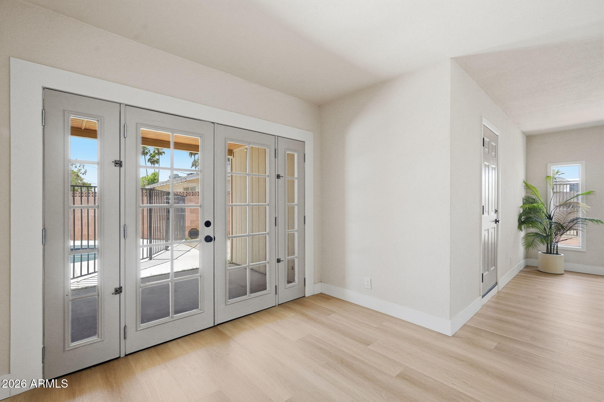 2617 West Lawrence Road Phoenix, AZ 85017 - Photo 9 of 47 008_ListerPros