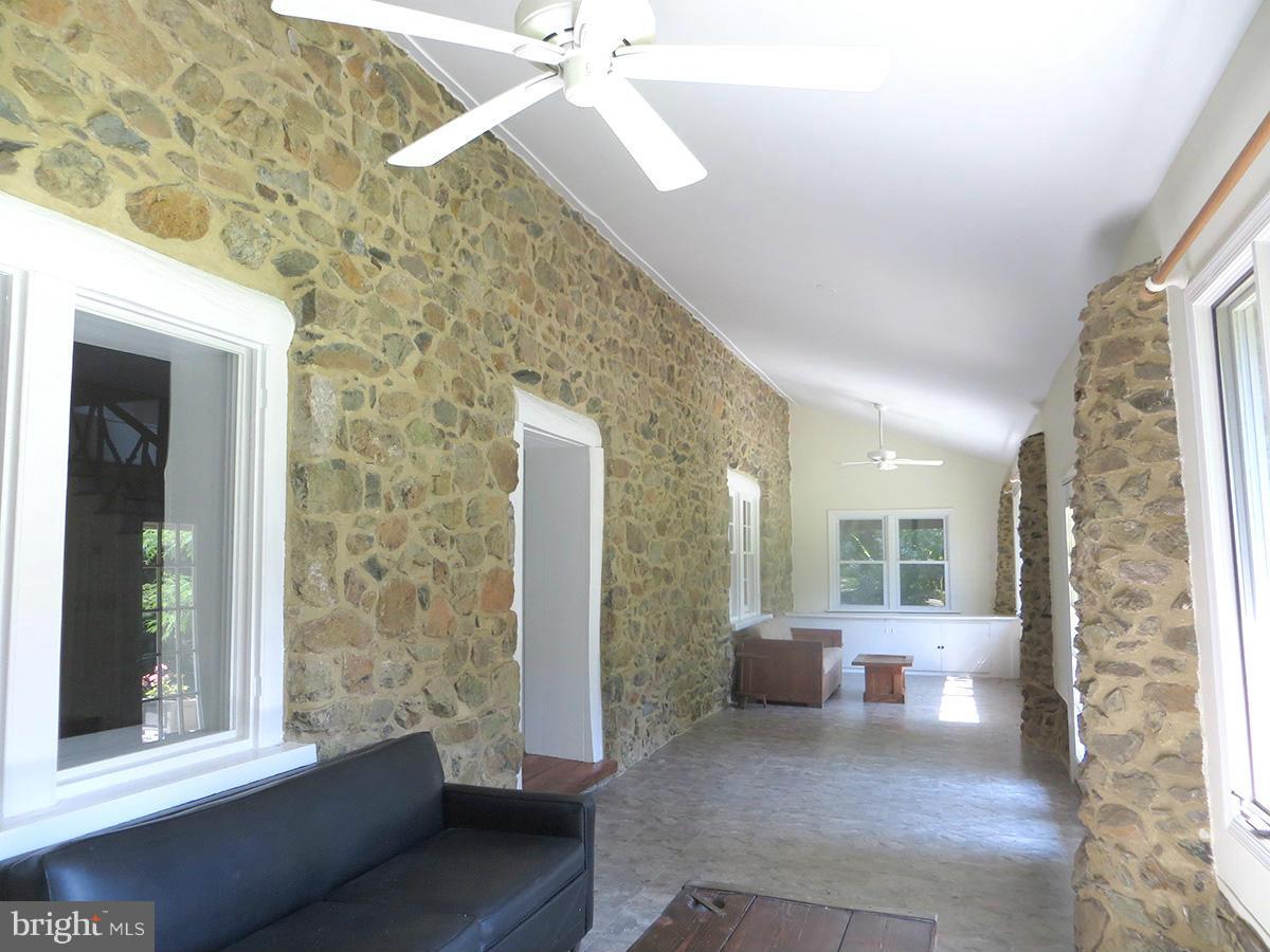 17842 Raven Rocks Road Round Hill, VA 20141 - Photo 14 of 27 Interior (General)