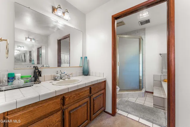 $699,999 | 40155 95th Street West, Leona Valley, CA 93551