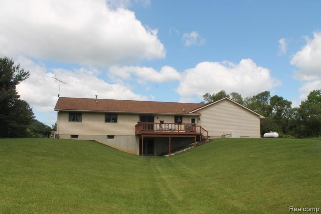9330 Hartland Road Fenton, MI 48430 - Photo 41 of 43 IMG_5085.JPG