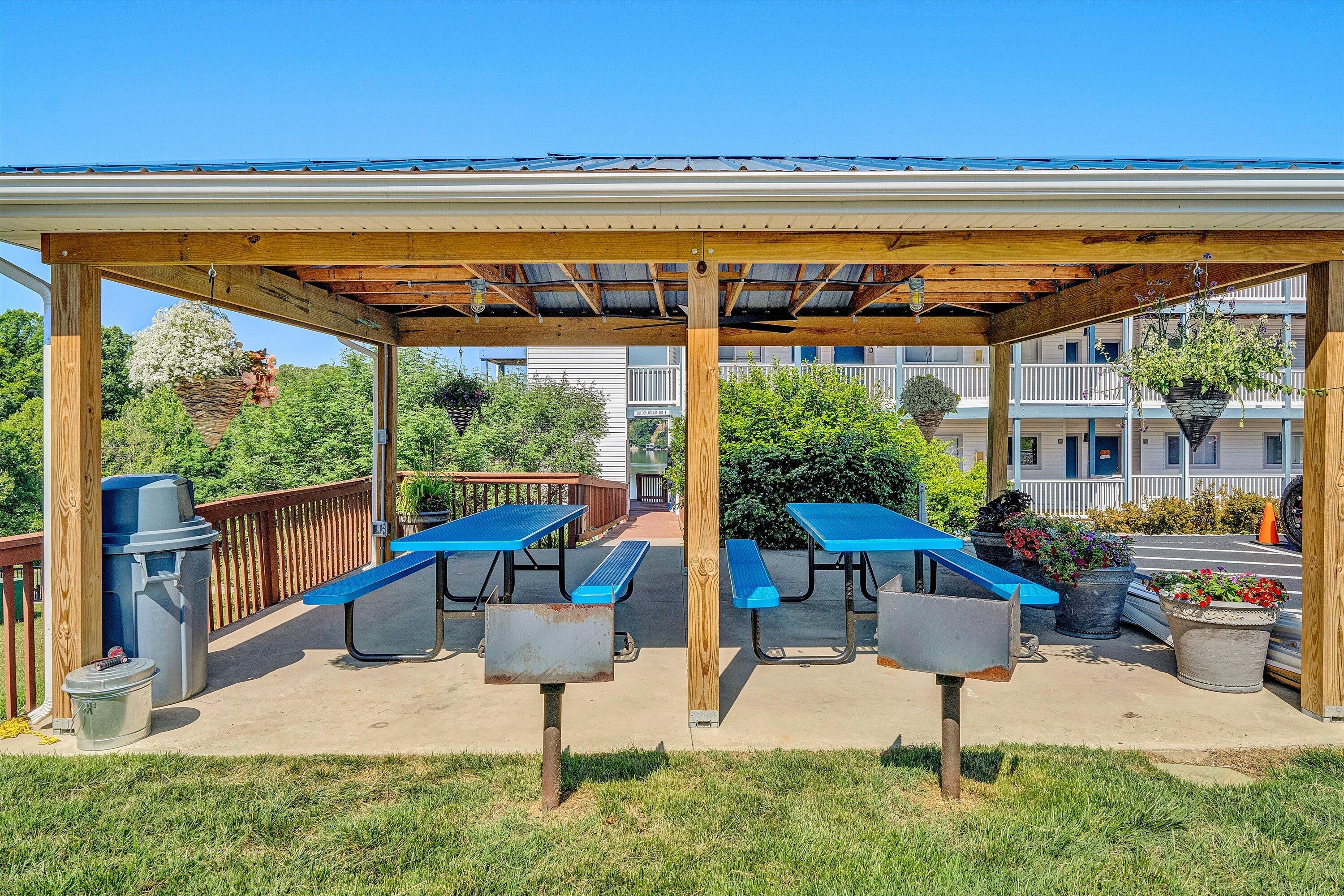 400 Harbor Moneta, VA 24121 - Photo 49 of 51 a patio with a table and chairs