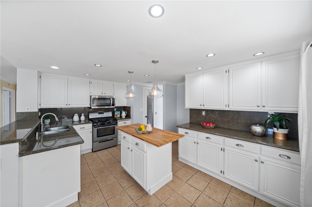 3284 Skyview Lane Corona, CA 92882 - Photo 9 of 56