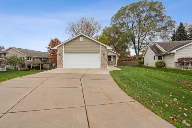 $399,900 | 14817 Upper 56th Street North, Stillwater, MN 55082