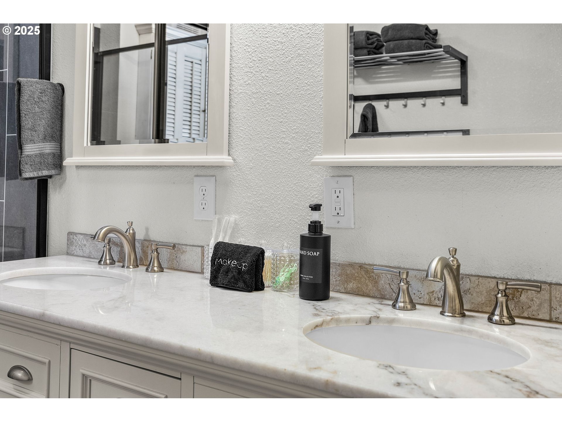 69322 Hackamore Sisters, OR 97759 - Photo 19 of 40 a kitchen with a sink and cabinets
