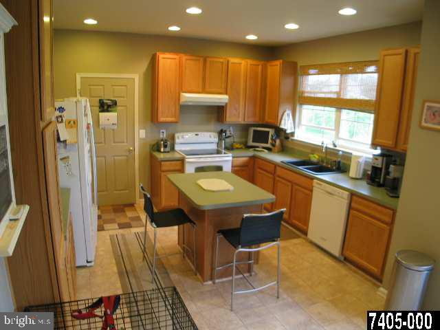 3295 Lewisberry Road York, PA 17404 - Photo 8 of 25 Gallery Image 8
