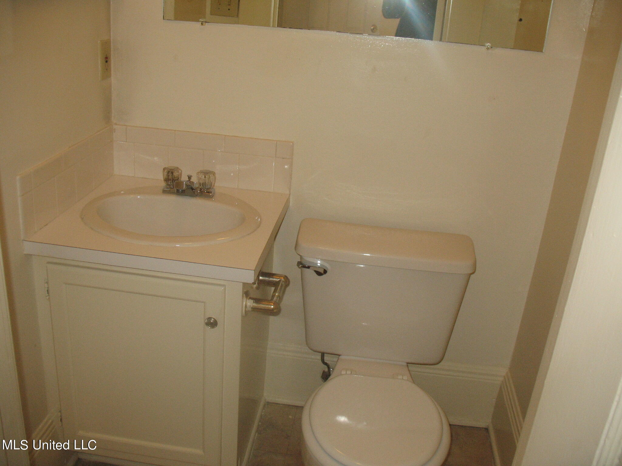 910 Morningside Street, Unit A Jackson, MS 39202 - Photo 11 of 18 IMG_9893