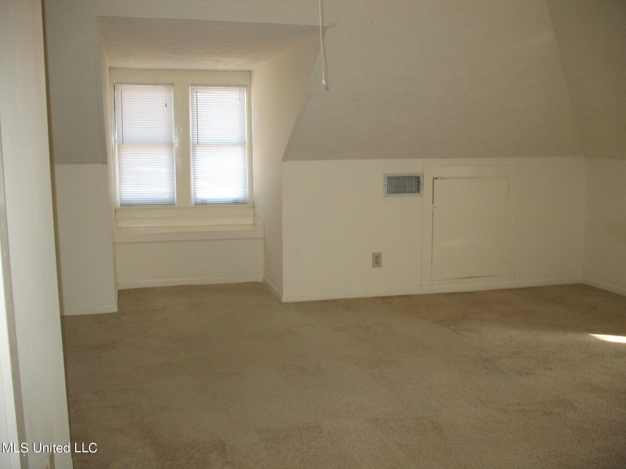 910 Morningside Street, Unit A Jackson, MS 39202 - Photo 15 of 18 IMG_9897