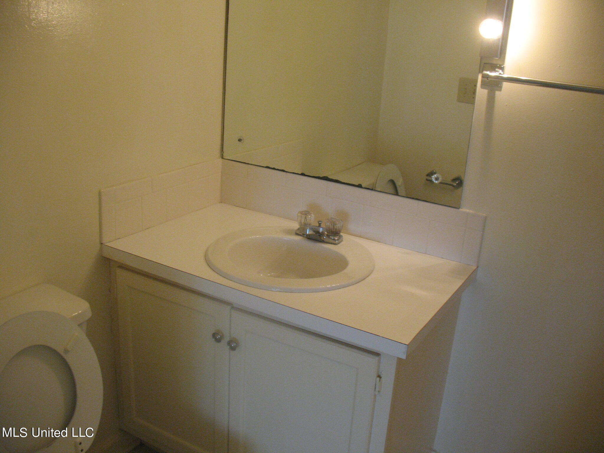 910 Morningside Street, Unit A Jackson, MS 39202 - Photo 17 of 18 IMG_9899