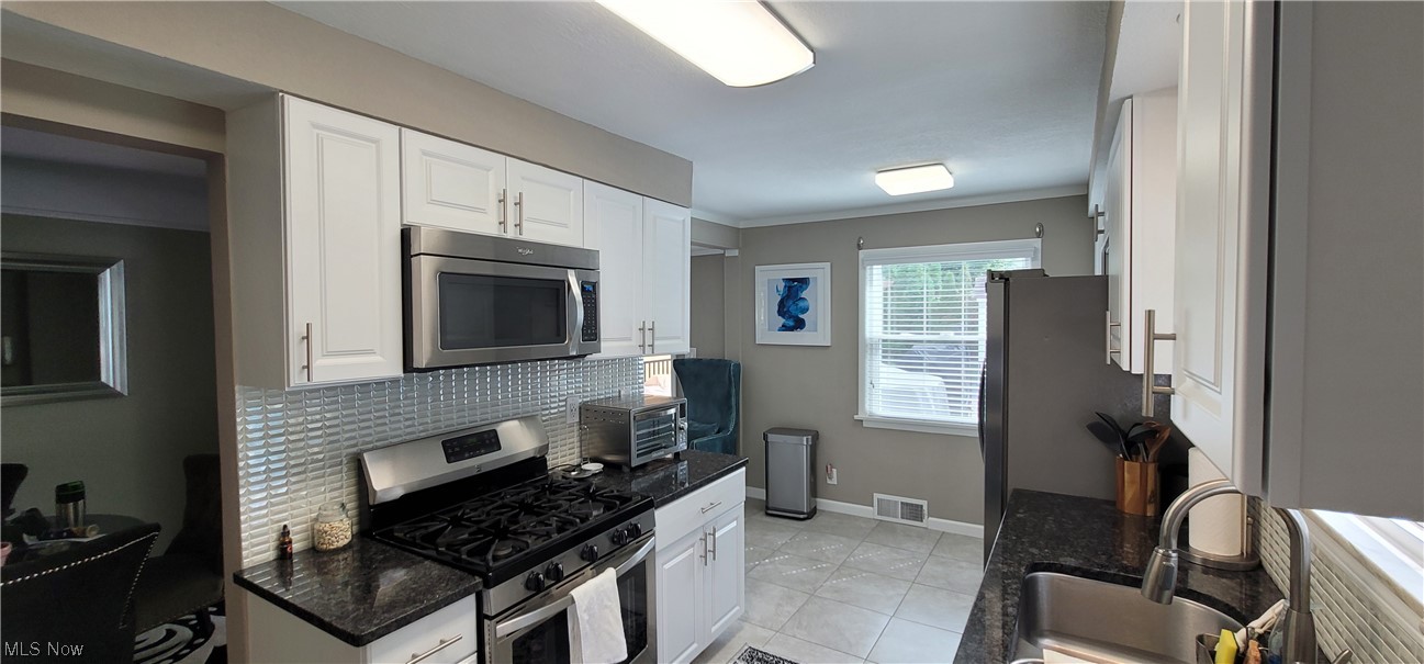 4158 Verona Road Cleveland, OH 44121 - Photo 10 of 24 Gallery Image 10