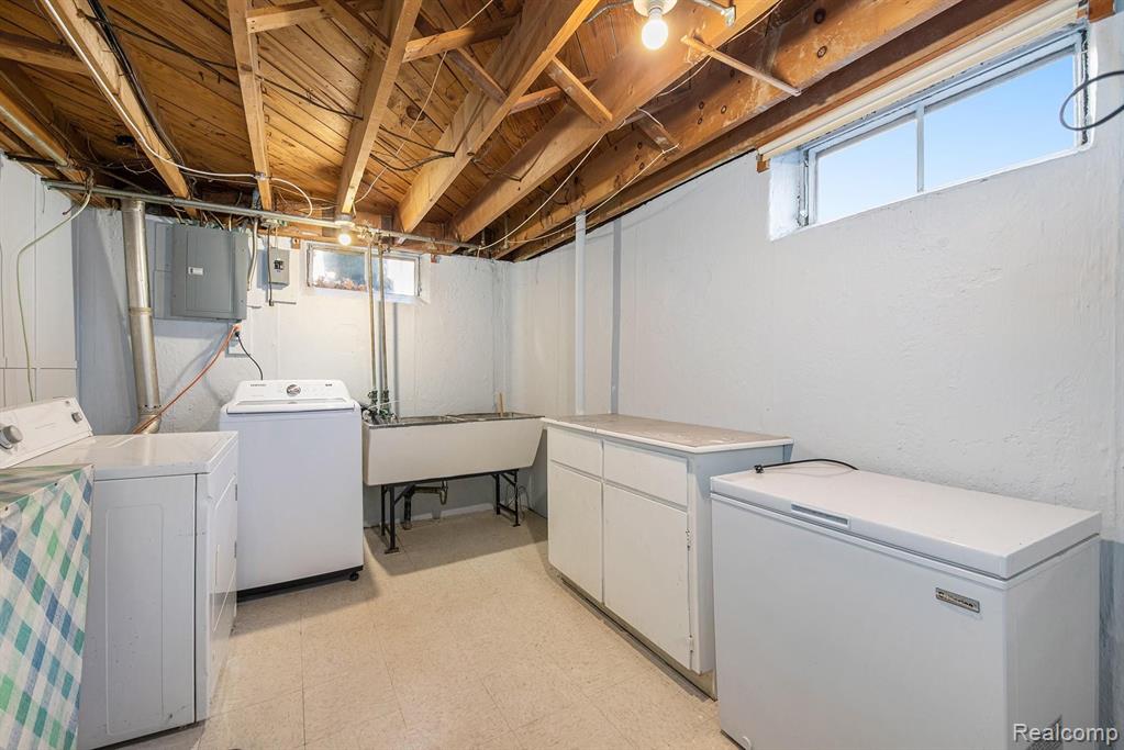 1426 13 Mile Road Royal Oak, MI 48073 - Photo 23 of 26