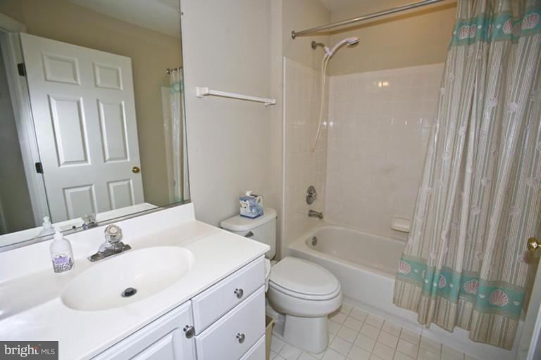 2079 Madrillon Road Vienna, VA 22182 - Photo 13 of 18 Bath #2