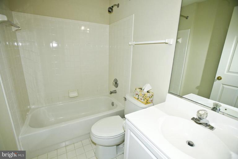 2079 Madrillon Road Vienna, VA 22182 - Photo 16 of 18 Bath #3