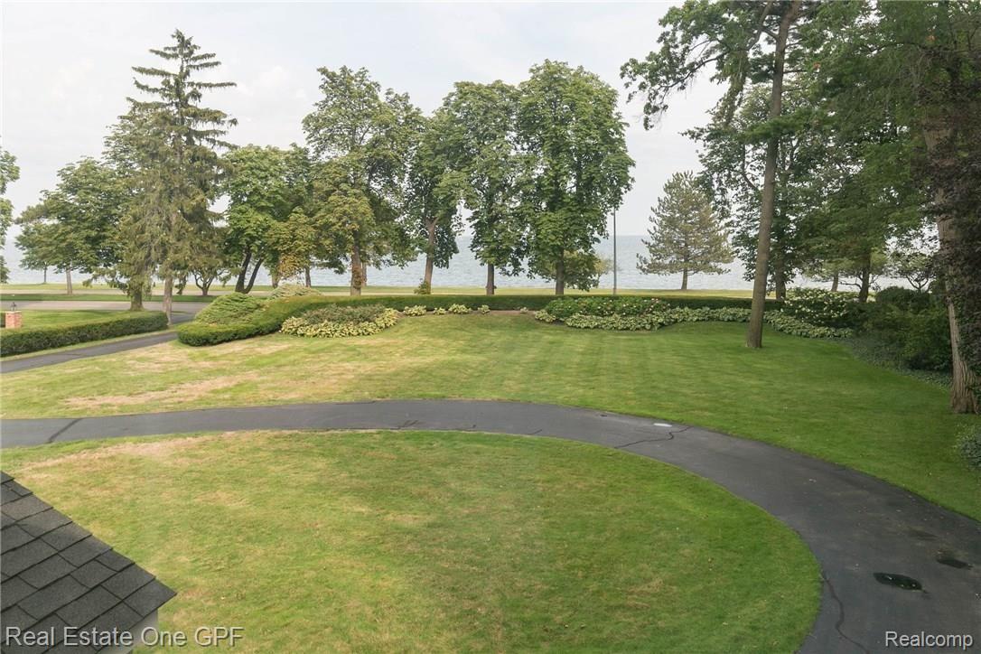 521 Lake Shore Road Grosse Pointe, MI 48236 - Photo 2 of 58 521LakeShoreRd-52.jpg