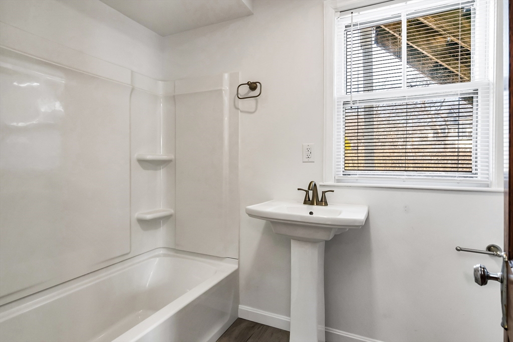 219 Pelham Street Methuen, MA 01844 - Photo 21 of 42