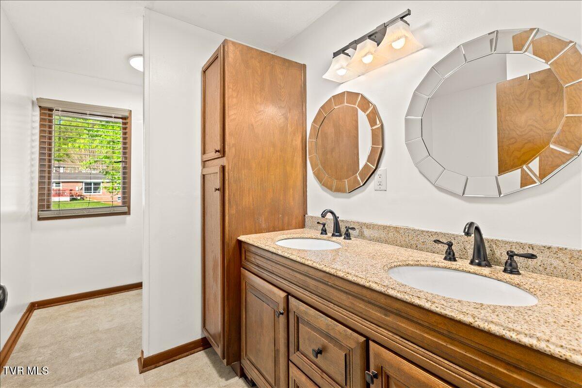 263 Fain Road Blountville, TN 37617 - Photo 24 of 51 14-128A3436
