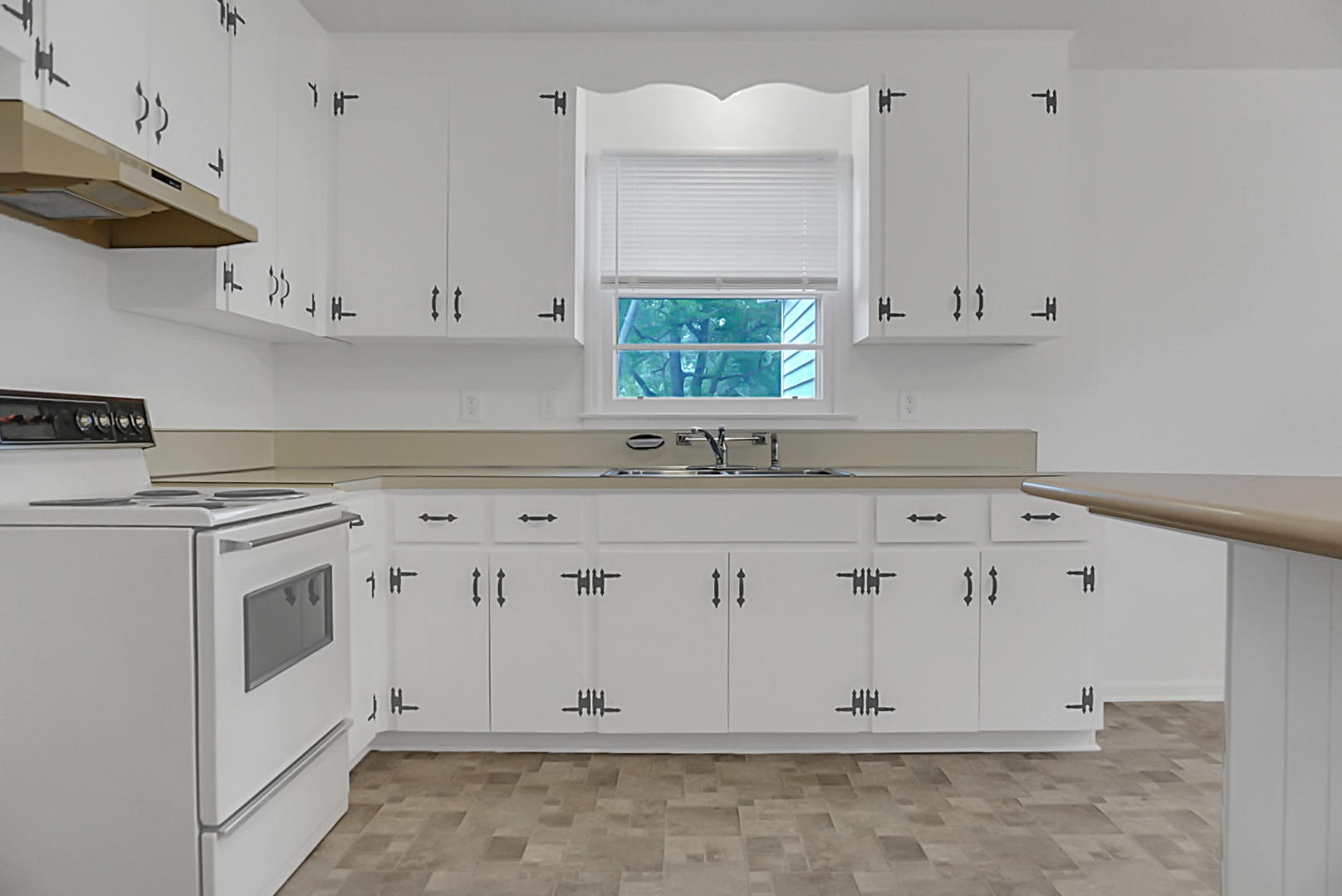 124 Summit Avenue Goose Creek, SC 29445 - Photo 10 of 21 DSC06669