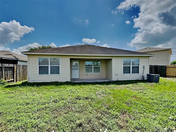 $1,885 | 3926 Cold Bluff Lane, Richmond, TX 77469