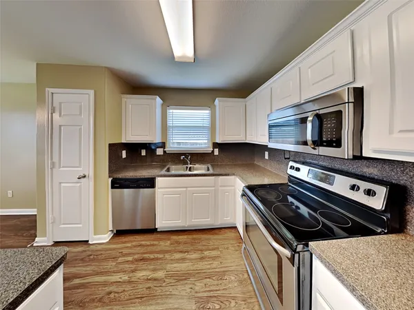 $1,885 | 3926 Cold Bluff Lane, Richmond, TX 77469